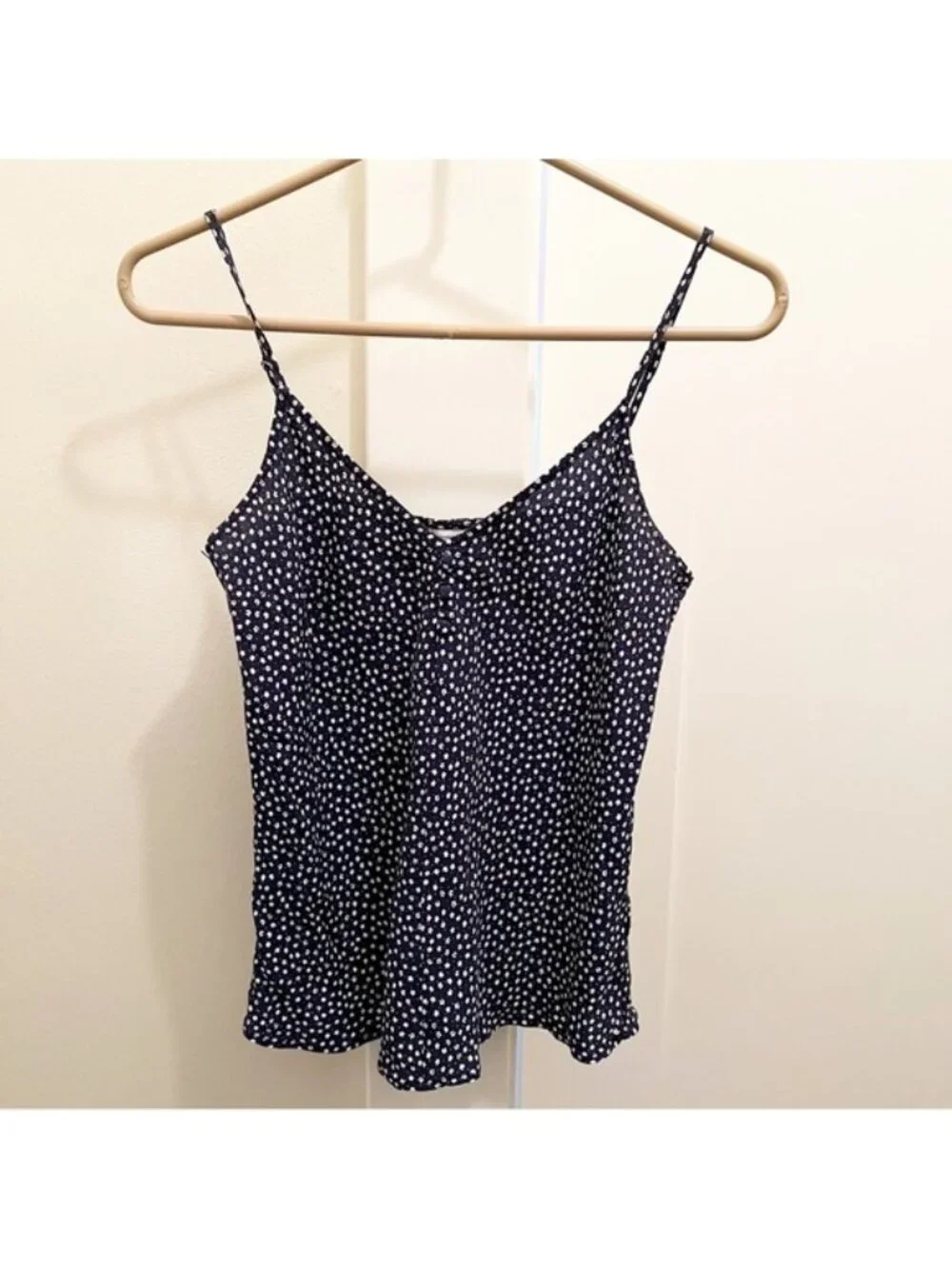 Sleeveless V-Neck Top - Picture 1 of 2